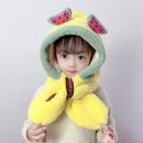 Thick children's scarves and hats featuring a cute duck design for children, ideal for winter warmth.
